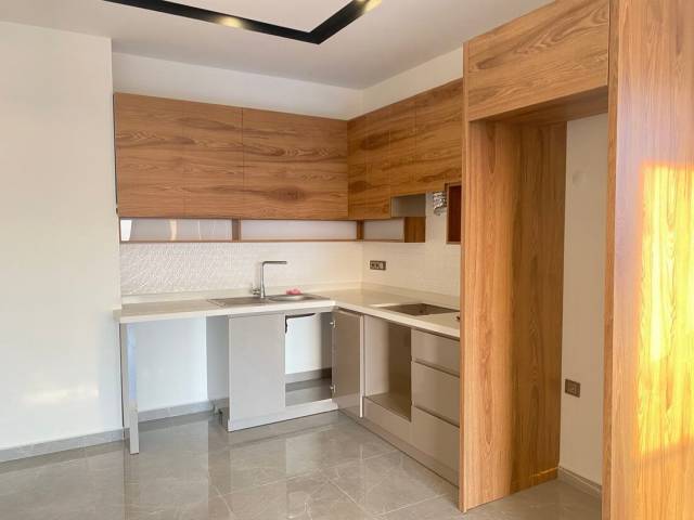 Unfurnished apartment with sea and mountain views