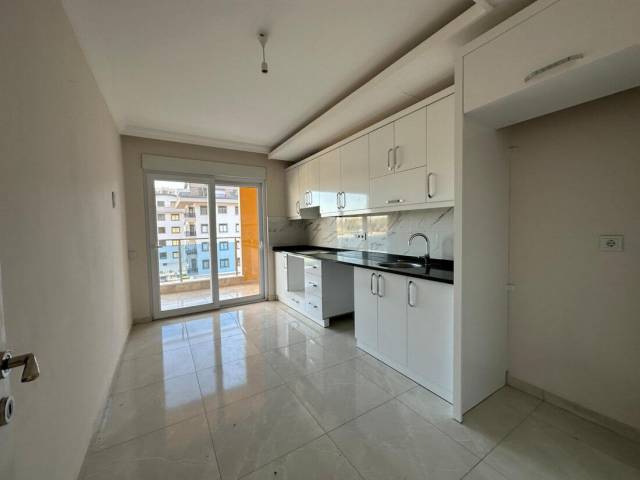 Unfurnished apartment with mountain view