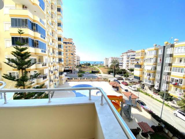 Apartment 2+1 in Mahmutlar with sea view