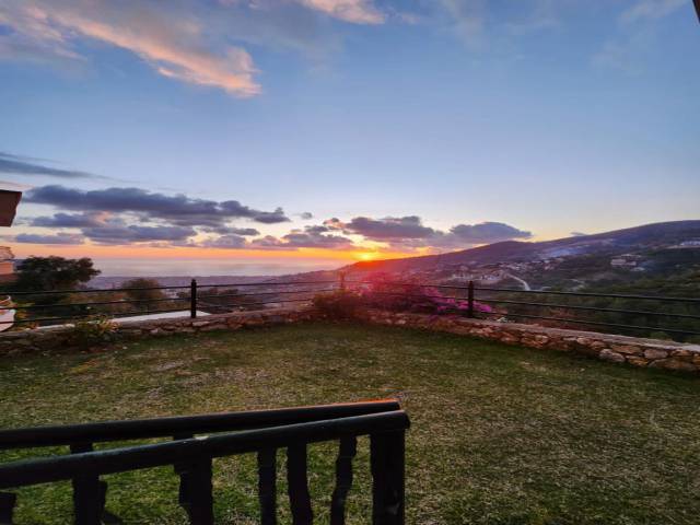 Apartment with wonderful sunset view