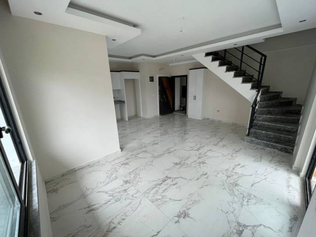 Duplex with mountain and sea views