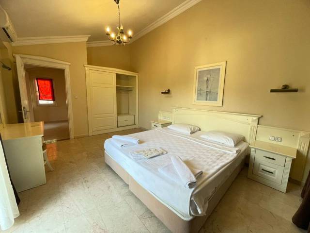 Duplex with gorgeous mountain views in Kargicak